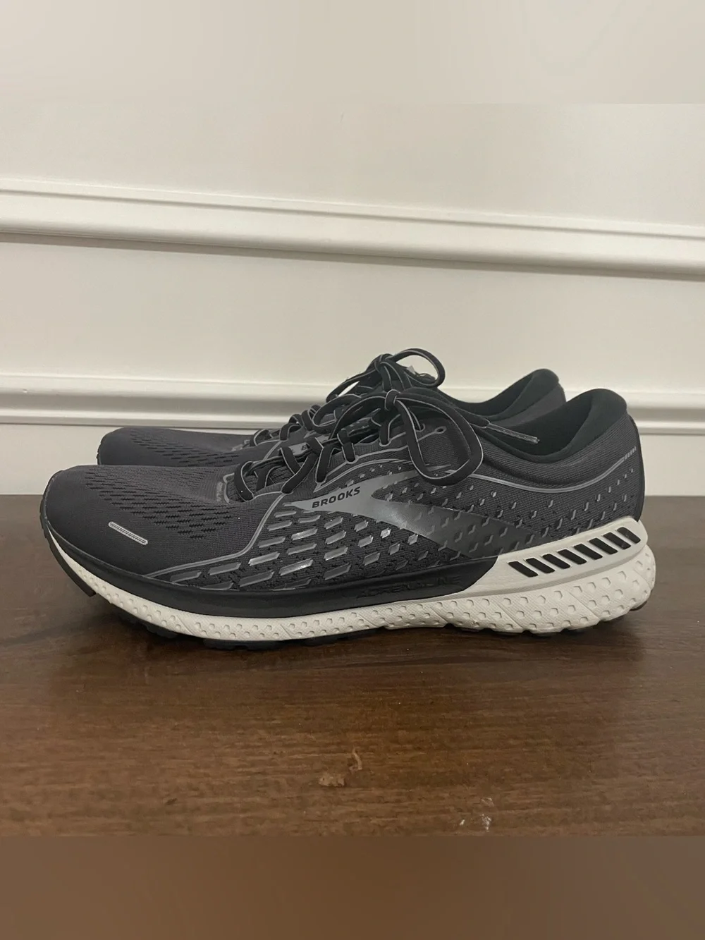 Brooks Men’s Adrenaline GTS 21 Running Shoes